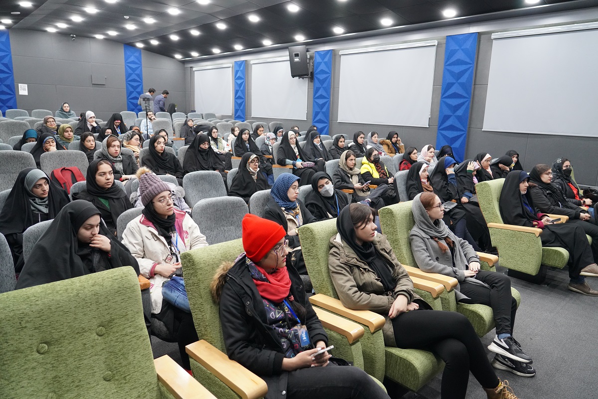 Sharif University students visit